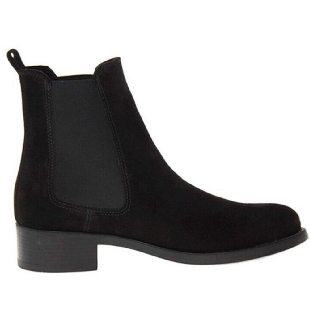 La Canadienne Women’s Sara Bootie – Size 6.5M Black Suede